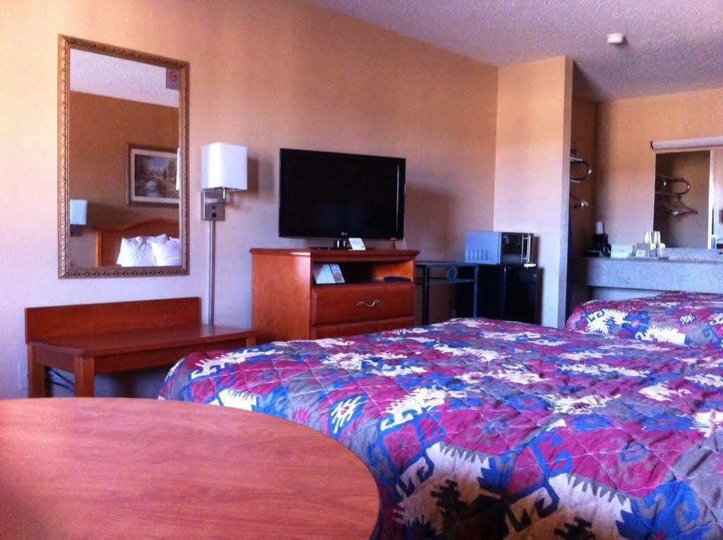 Days Inn By Wyndham Ruston La Ngoại thất bức ảnh
